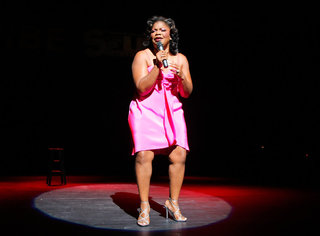 Mo'Nique feet photo 1