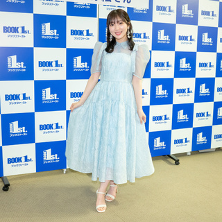Moe Toyota feet photo 9