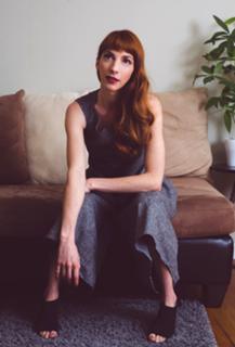 Molly Bernard feet photo 1