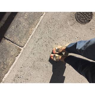 Molly Bernard feet photo 16