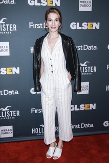 Molly Bernard feet photo 6
