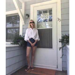 Molly Bernard feet photo 3