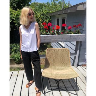 Molly Bernard feet photo 2