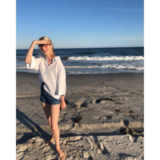 Molly Bernard feet photo 19