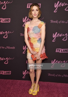 Molly Bernard feet photo 17