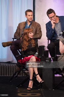Molly Bernard feet photo 1