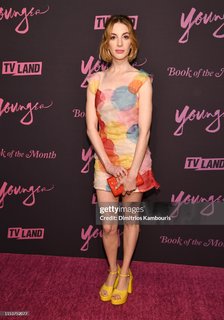 Molly Bernard feet photo 9