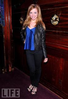 Molly Burnett feet photo 1
