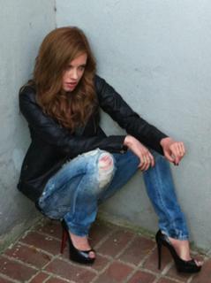 Molly Burnett feet photo 14