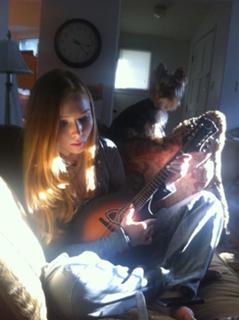 Molly C. Quinn feet photo thumbnail