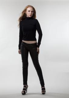 Molly C. Quinn feet photo thumbnail