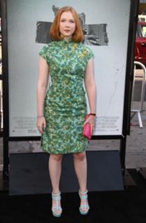 Molly C. Quinn feet photo thumbnail