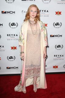 Molly C. Quinn feet photo thumbnail