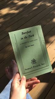 Molly C. Quinn feet photo thumbnail