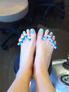 Molly C. Quinn feet photo thumbnail