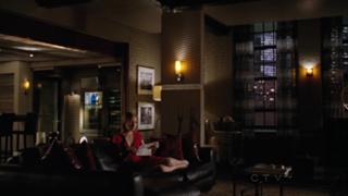 Molly C. Quinn feet photo thumbnail