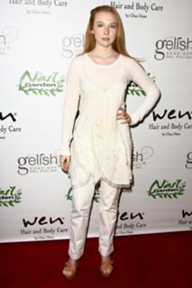 Molly C. Quinn feet photo thumbnail