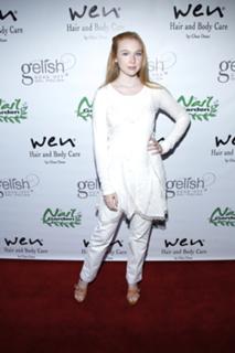 Molly C. Quinn feet photo thumbnail