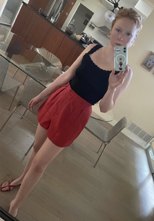 Molly C. Quinn feet photo thumbnail