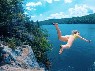 Molly Carlson feet photo thumbnail