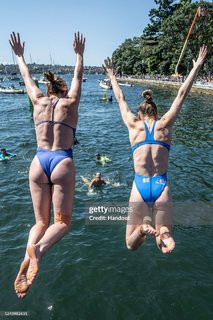 Molly Carlson feet photo thumbnail