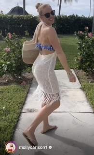 Molly Carlson feet photo thumbnail