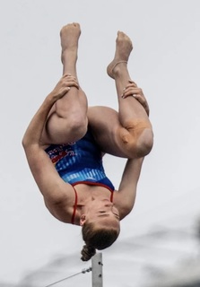 Molly Carlson feet photo thumbnail