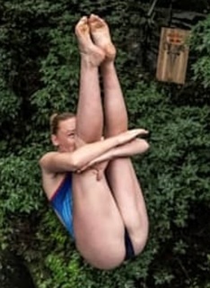 Molly Carlson feet photo thumbnail