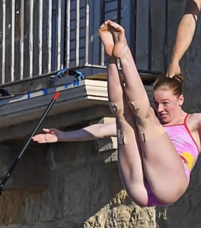 Molly Carlson feet photo thumbnail