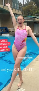 Molly Carlson feet photo thumbnail