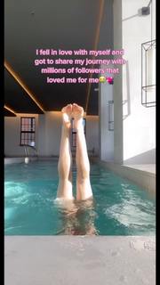 Molly Carlson feet photo thumbnail