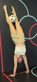 Molly Carlson feet photo thumbnail