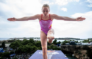 Molly Carlson feet photo thumbnail