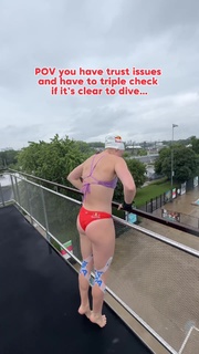 Molly Carlson feet photo thumbnail