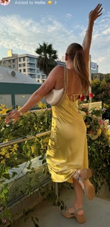 Molly Carlson feet photo thumbnail