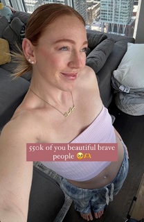 Molly Carlson feet photo thumbnail