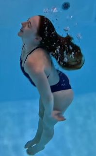 Molly Carlson feet photo thumbnail