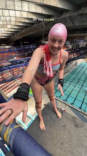 Molly Carlson feet photo thumbnail