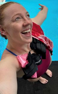 Molly Carlson feet photo thumbnail