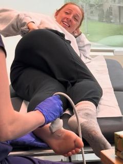 Molly Carlson feet photo thumbnail