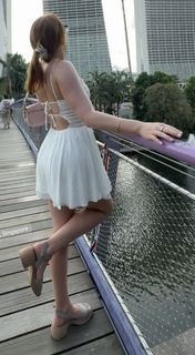 Molly Carlson feet photo thumbnail