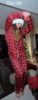 Molly Carlson feet photo 20