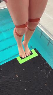 Molly Carlson feet photo 11