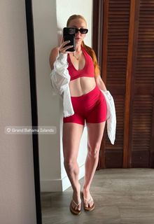 Molly Carlson feet photo 5