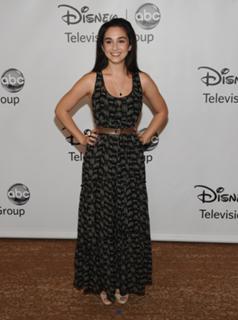 Molly Ephraim feet photo thumbnail