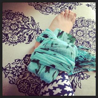 Molly Ephraim feet photo thumbnail
