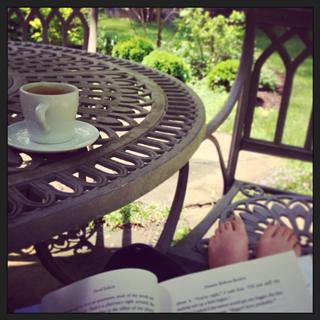 Molly Ephraim feet photo thumbnail