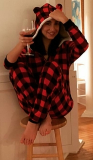 Molly Ephraim feet photo thumbnail