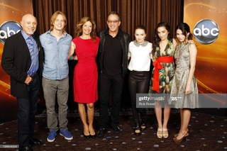 Molly Ephraim feet photo thumbnail
