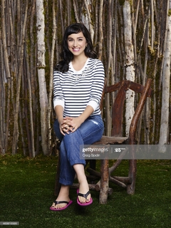 Molly Ephraim feet photo thumbnail